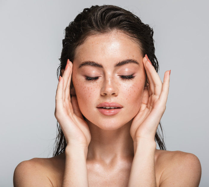 Junge Frau nach einer Bunny-Lines-Behandlung